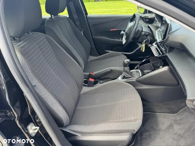 Peugeot 208 - 19