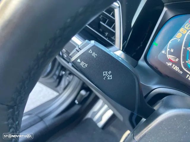 BMW 320 e Touring Pack Desportivo M Auto - 23
