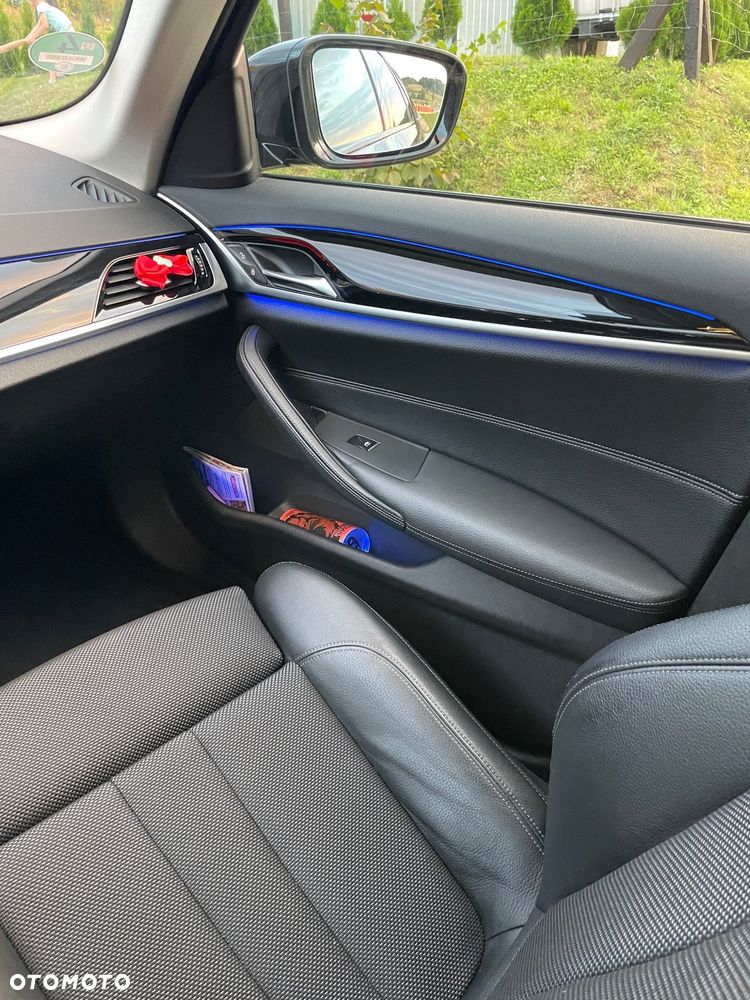 BMW Seria 5 520d xDrive - 18