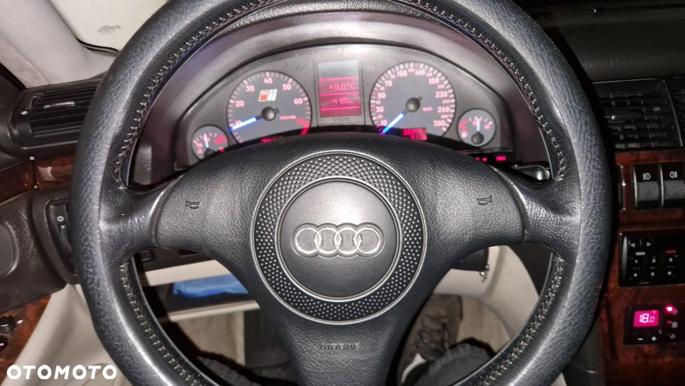 Audi S8 - 11