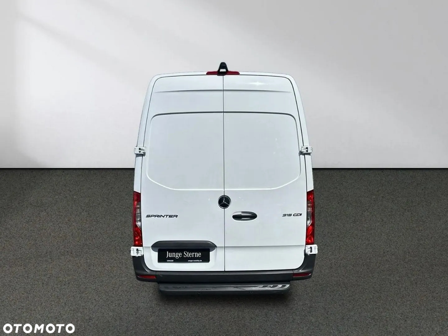 Mercedes-Benz Sprinter - 4
