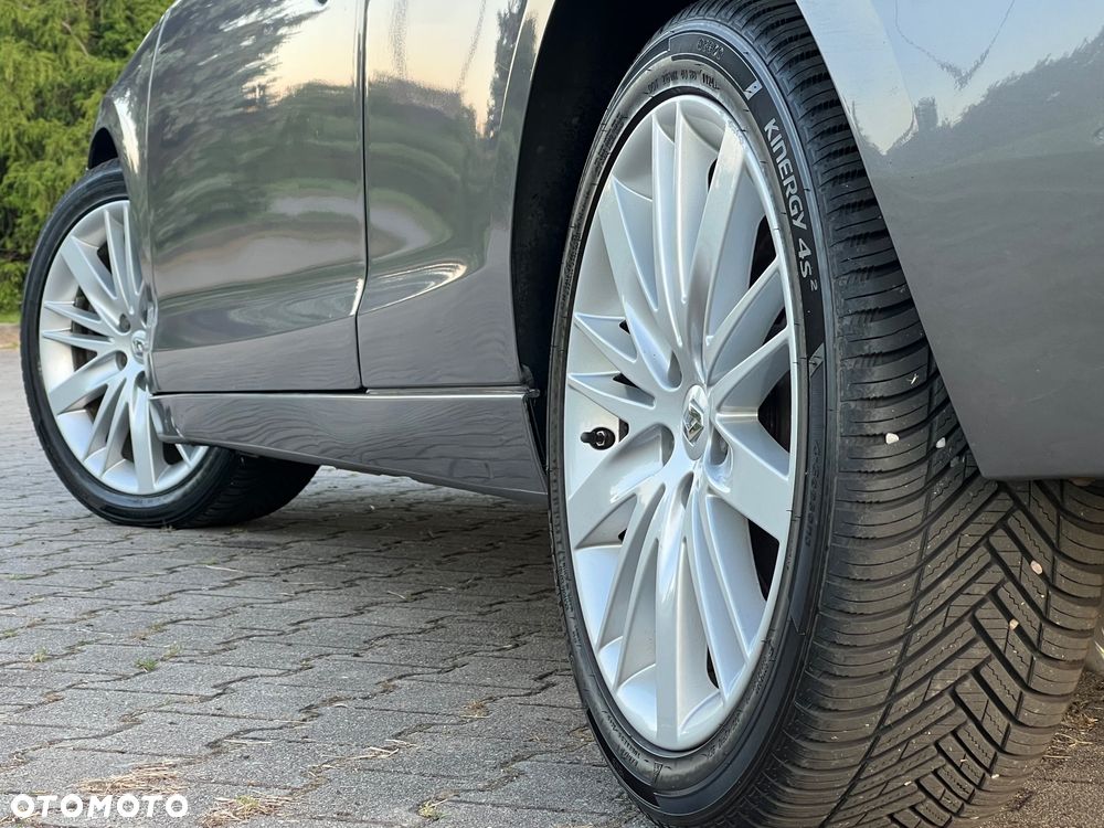 Renault Laguna dCi 180 FAP GT - 37