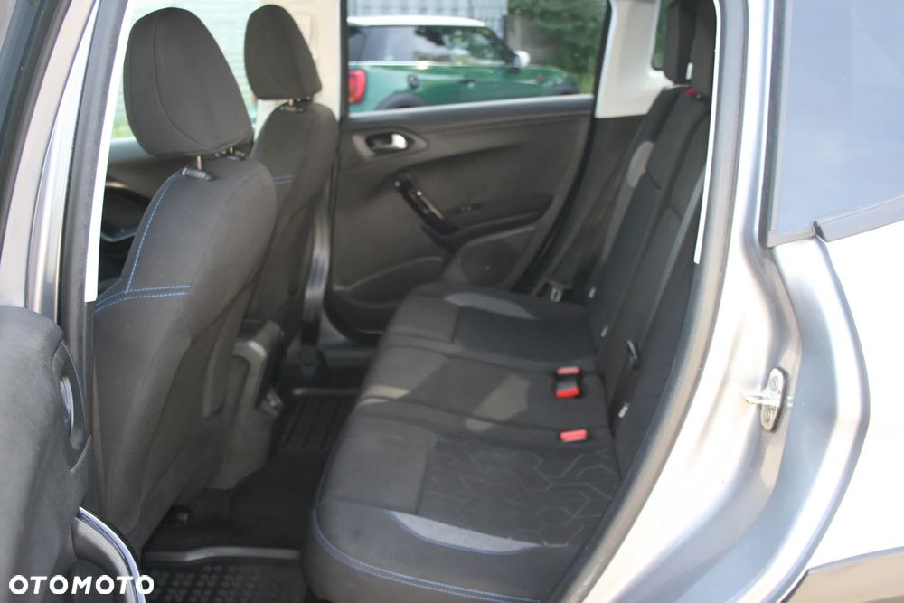 Peugeot 2008 1.2 Pure Tech Allure S&S - 18