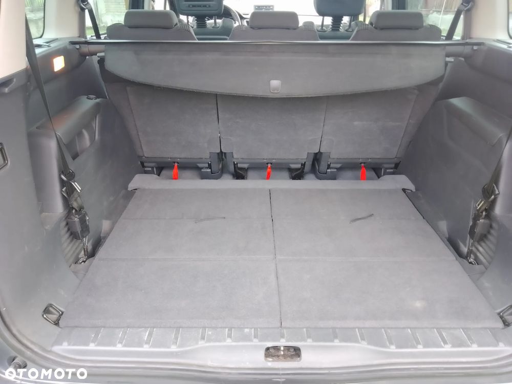 Peugeot 5008 2.0 HDi Family 7os - 23