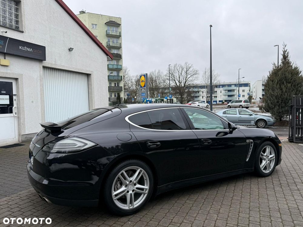 Porsche Panamera 4S PDK - 11