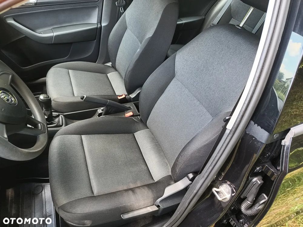 Skoda RAPID 1.0 TSI Active - 14