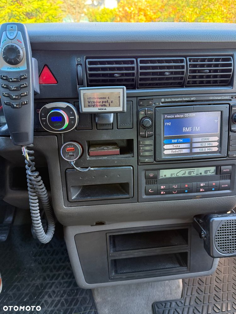 Volkswagen Caravelle - 5