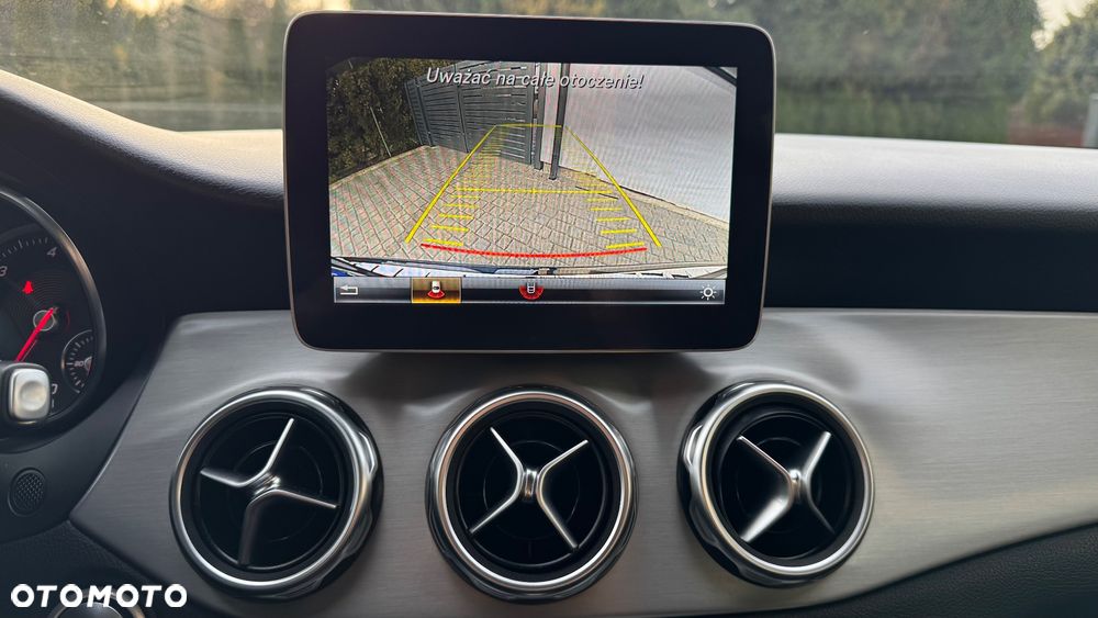 Mercedes-Benz GLA 200 (CDI) d 4Matic 7G-DCT AMG Line - 18