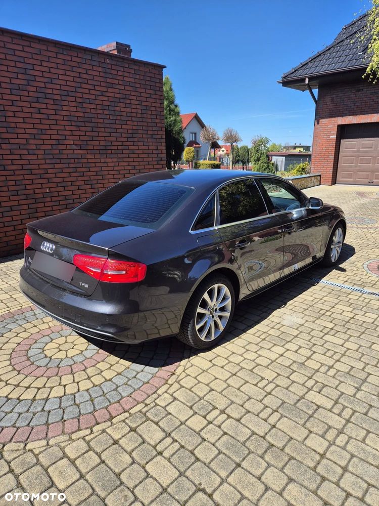 Audi A4 Limousine - 3
