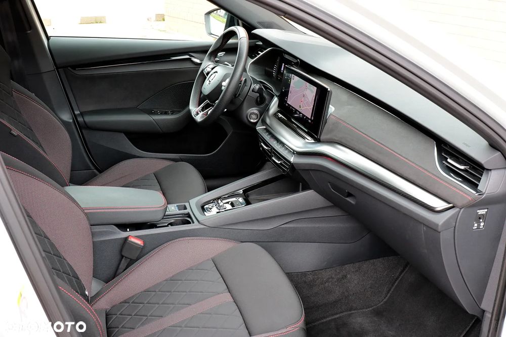 Skoda Octavia 2.0 TDI DSG RS - 28