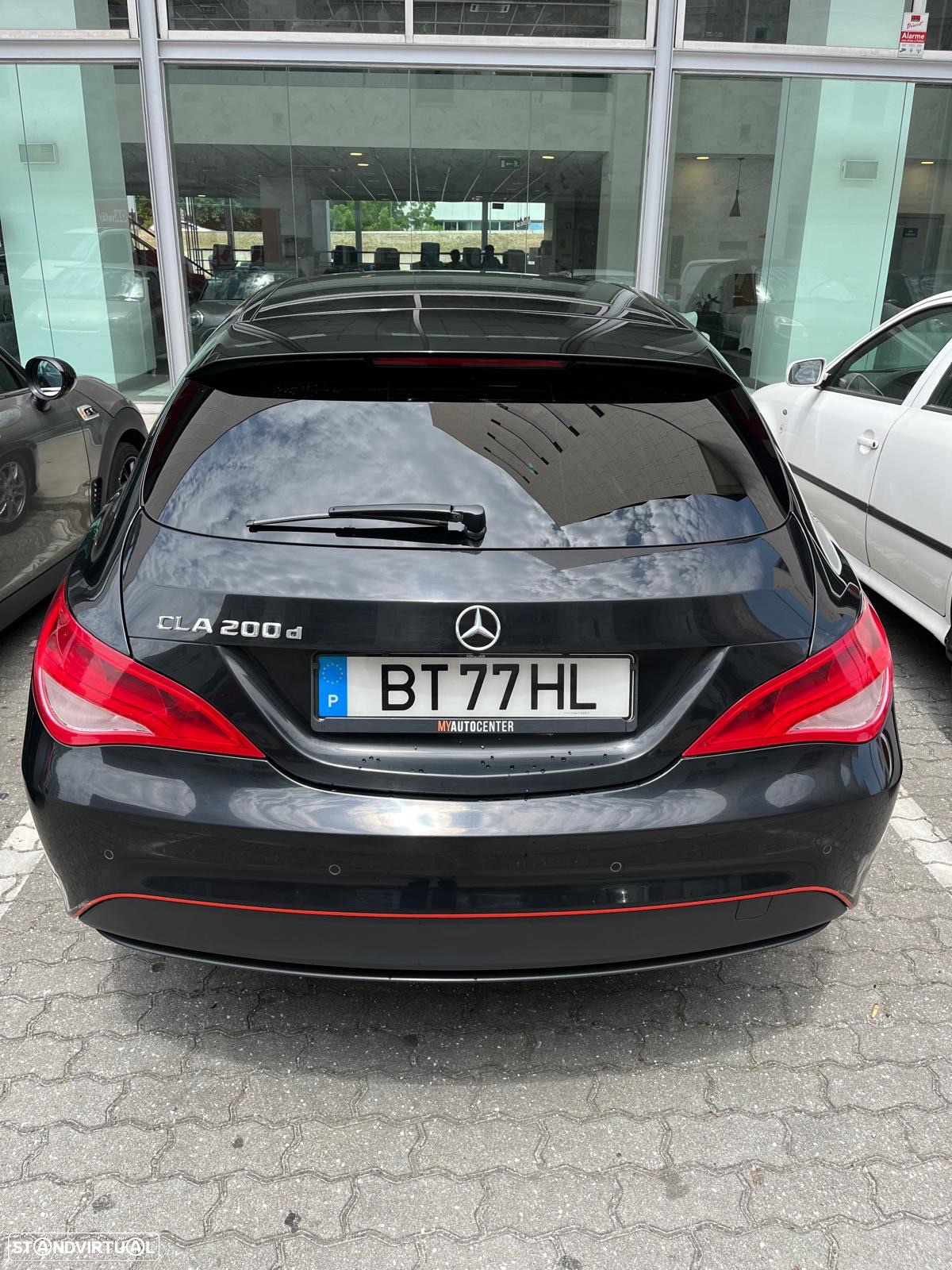 Mercedes-Benz CLA 200 Shooting Brake d Peak Edition - 12