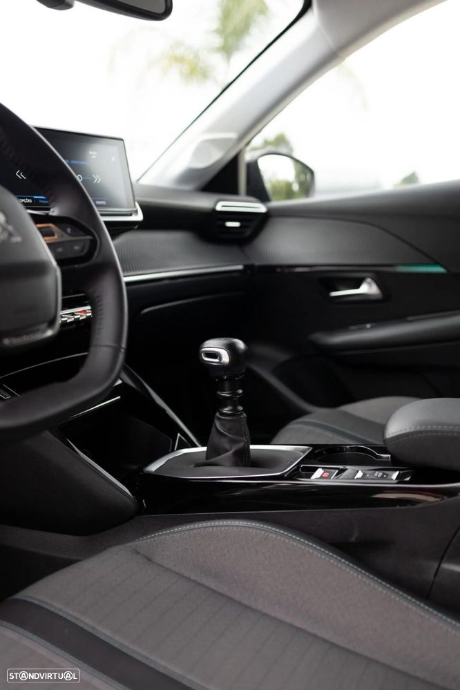 Peugeot 208 1.2 PureTech Allure - 22