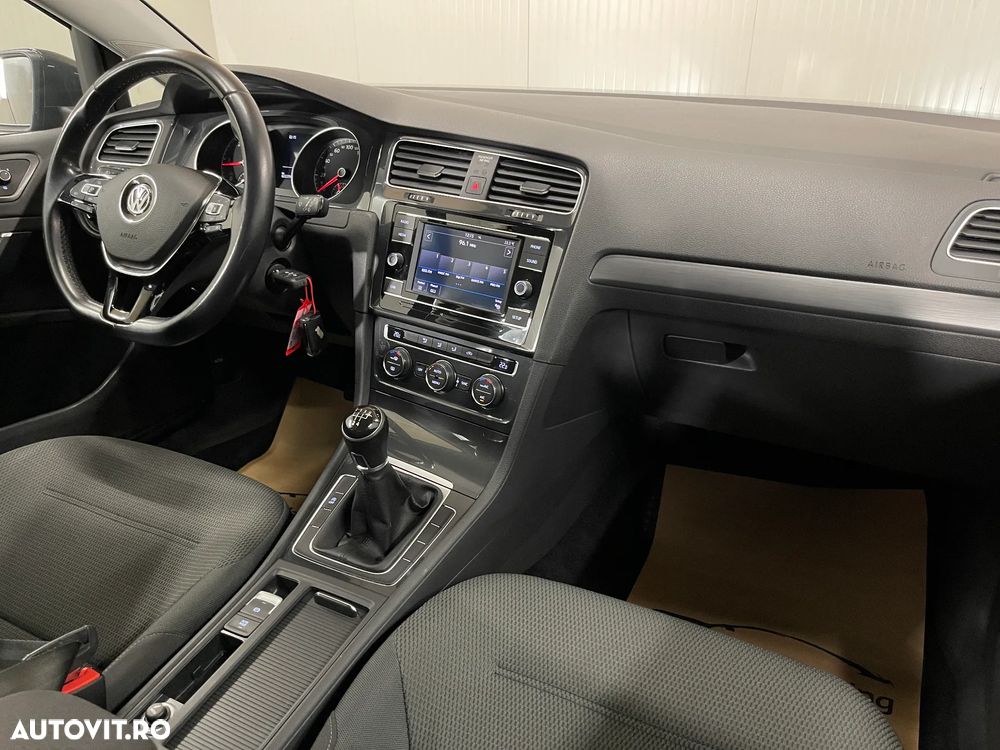 Volkswagen Golf 1.6 TDI Comfortline - 9