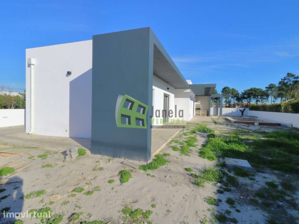 Moradia T3 Nova com Piscina - Fernão Ferro - Grande imagem: 2/22