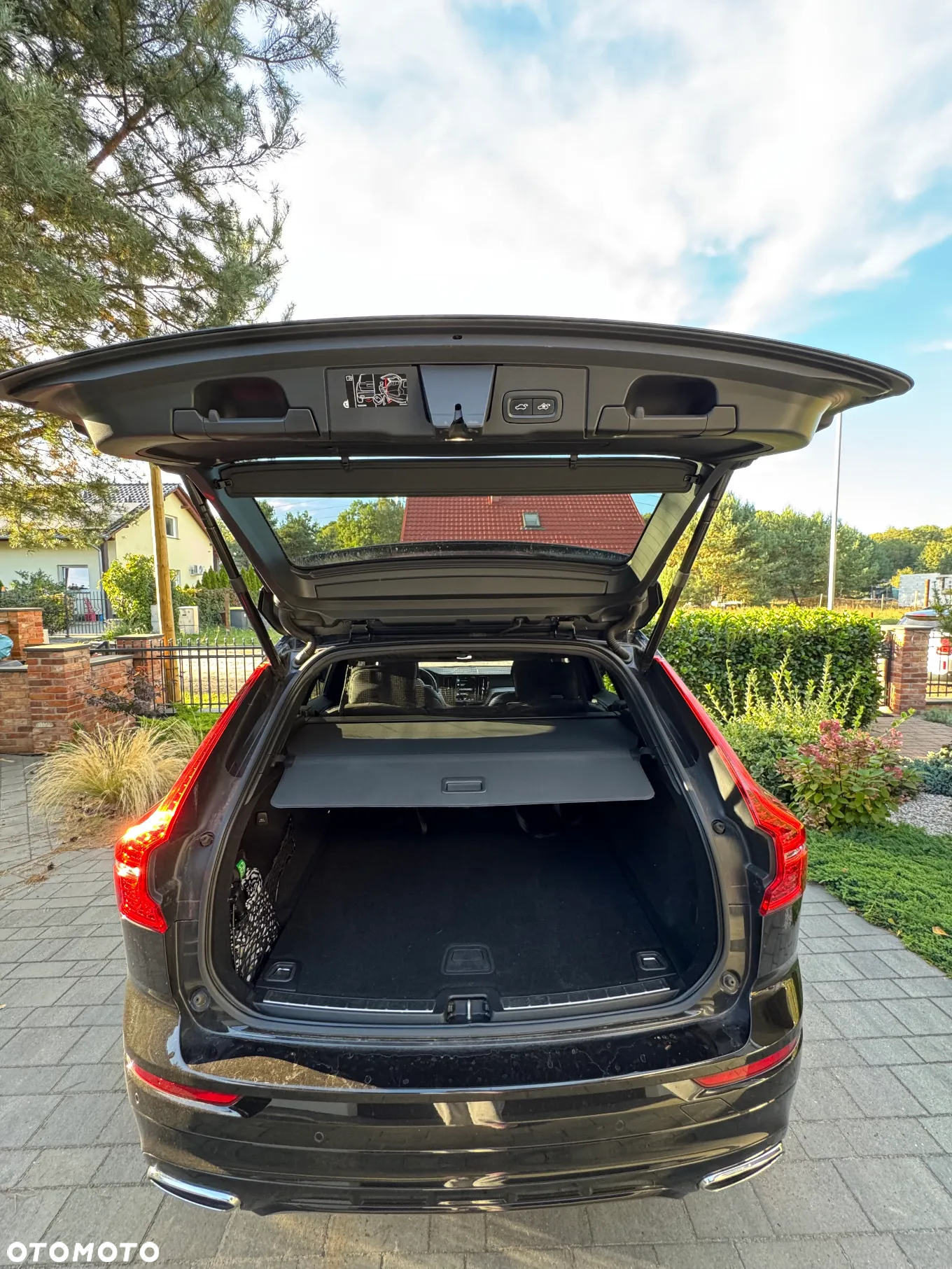 Volvo XC 60 D4 R-Design - 18