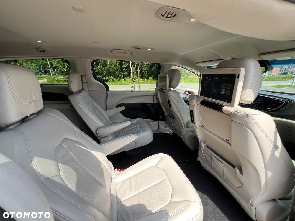 Chrysler Pacifica - 12