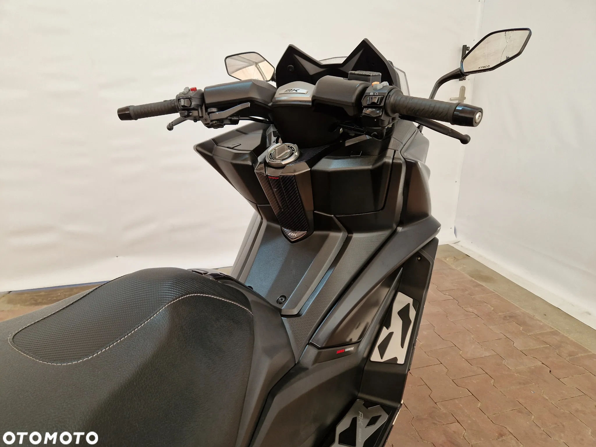 Kymco AK 550 - 32