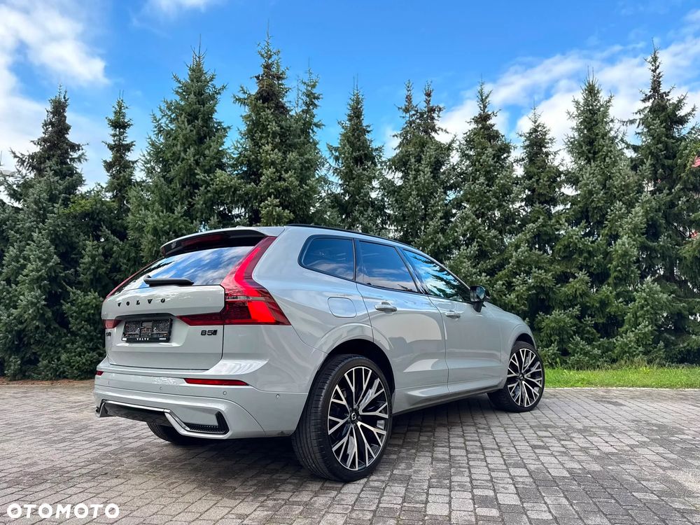 Volvo XC 60 B5 B AWD Ultra Dark - 19
