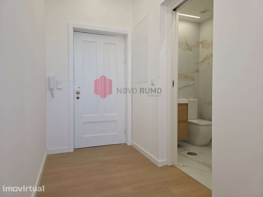 Apartamento T0 Totalmente Remodelado e mobilado, no Centro da Maia ... - Grande imagem: 2/18