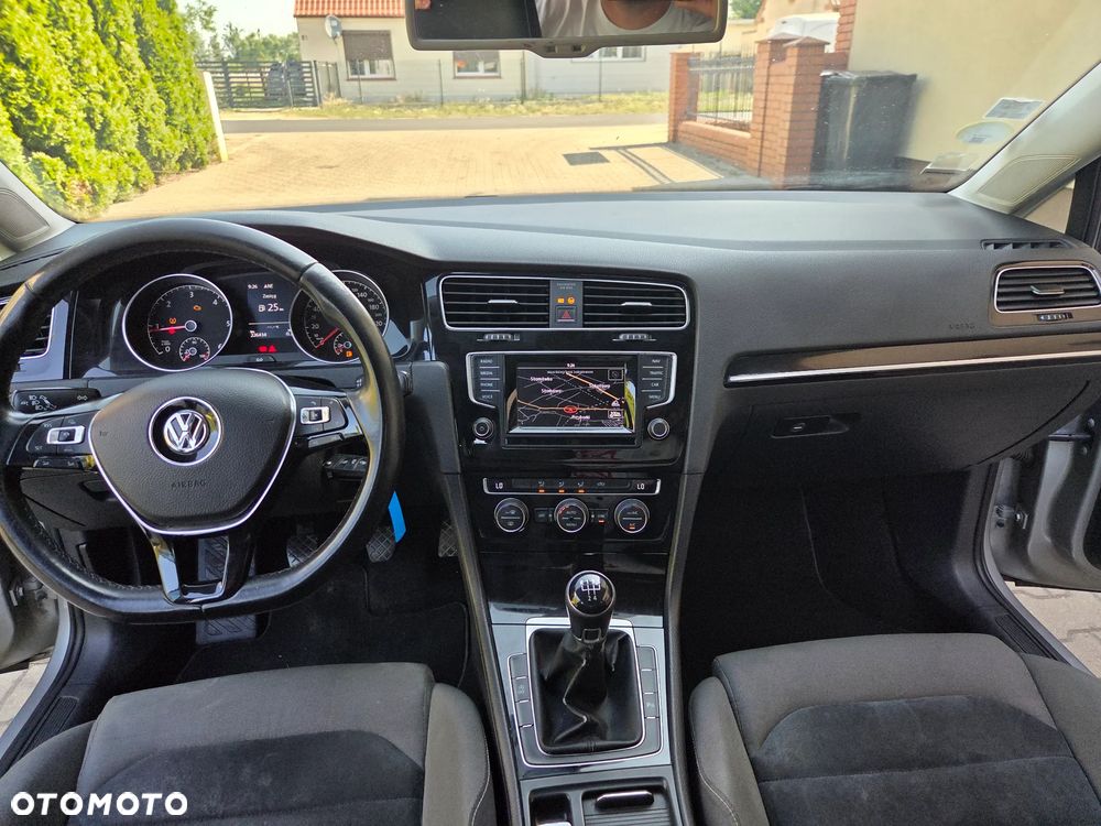 Volkswagen Golf - 11