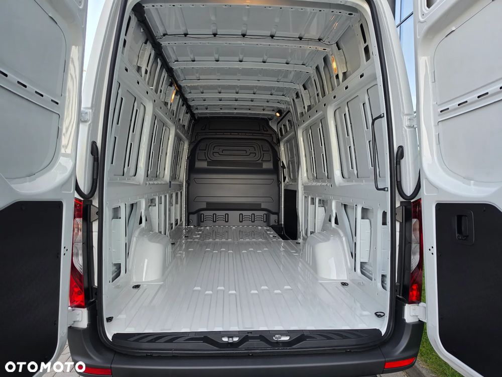 Mercedes-Benz Sprinter 317 CDI Furgon PRO długi 4325 mm L3H2 - 14