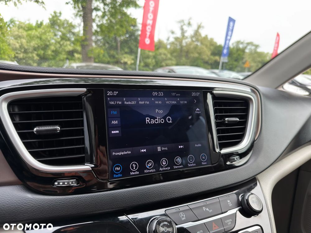Chrysler Pacifica - 19