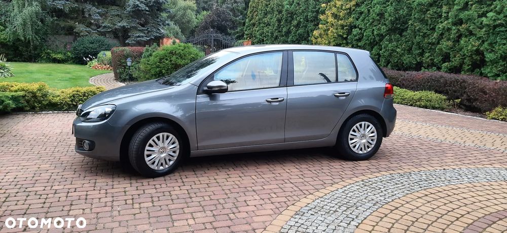 Volkswagen Golf - 6