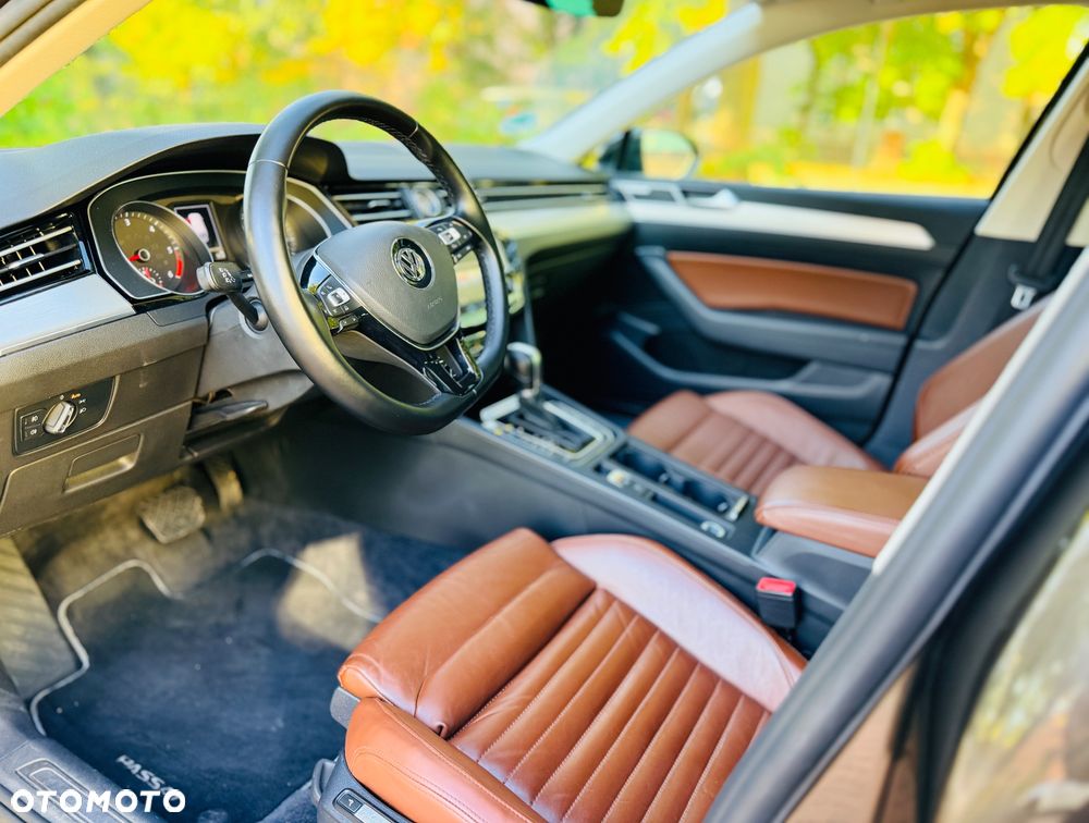 Volkswagen Passat 2.0 TDI BMT 4Mot Highline DSG - 11