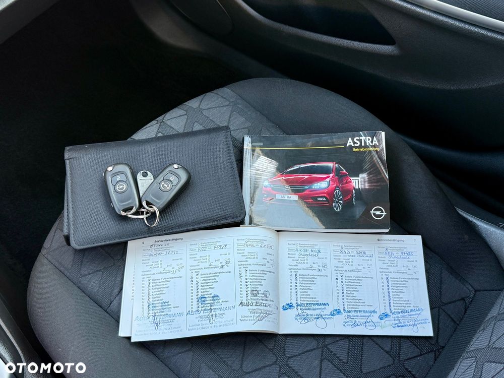 Opel Astra 1.4 Turbo 120 Jahre - 40
