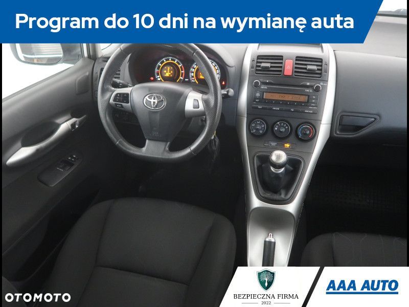 Toyota Auris - 8