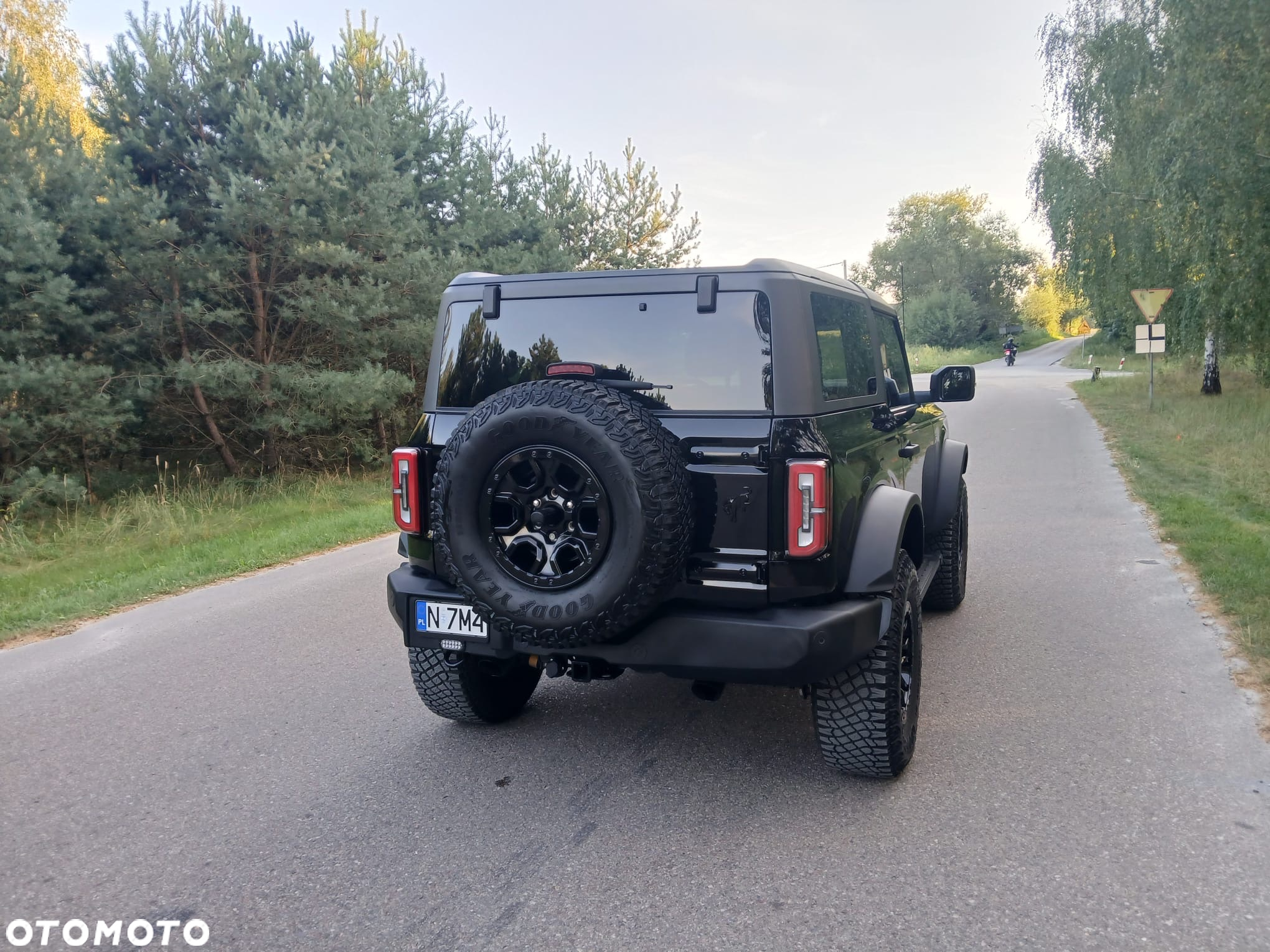 Ford Bronco - 8