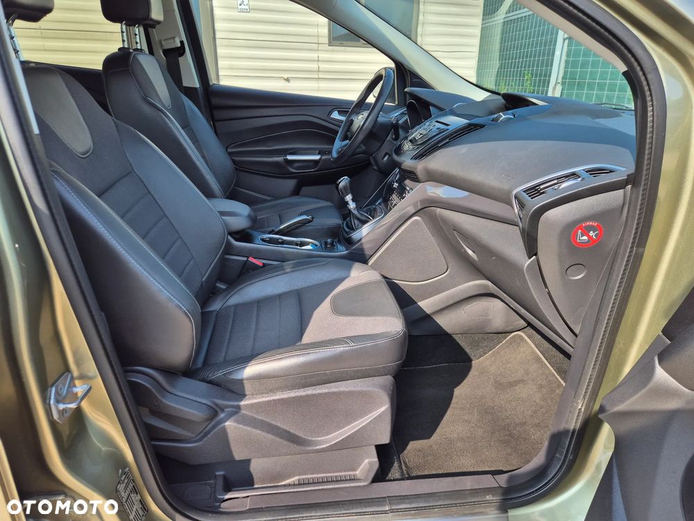 Ford Kuga 2.0 TDCi 4x4 Titanium - 23