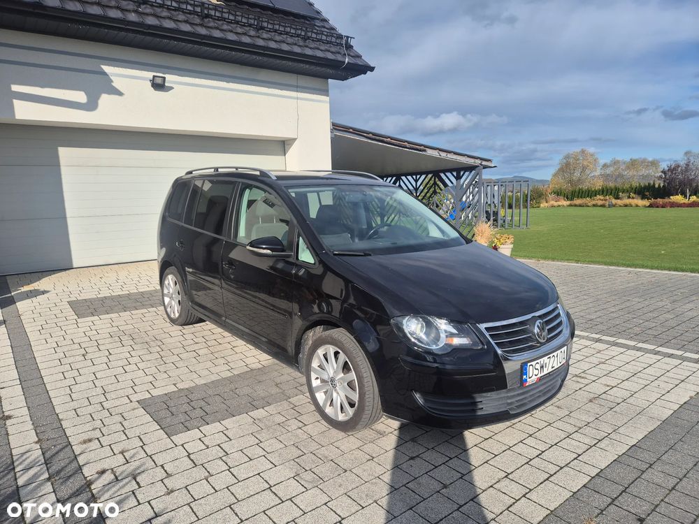 Volkswagen Touran - 4