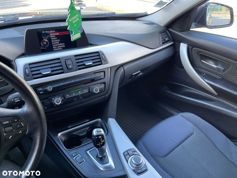 BMW Seria 3 318d Blue Performance Modern Line - 11