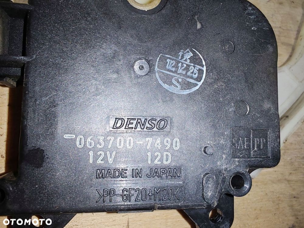silniczek nagrzewnicy sterownik klap 063700-7490 toyota corolla verso 01-09 - 2