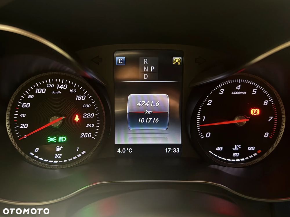 Mercedes-Benz Klasa C 300 9G-TRONIC AMG Line - 27