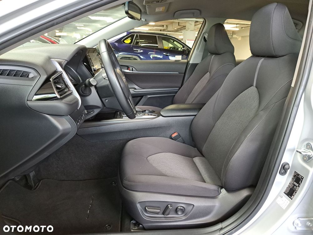 Toyota Camry 2.5 Hybrid Comfort CVT - 12