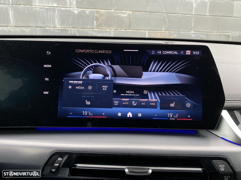 BMW iX1 eDrive20 Pack Desportivo M - 9