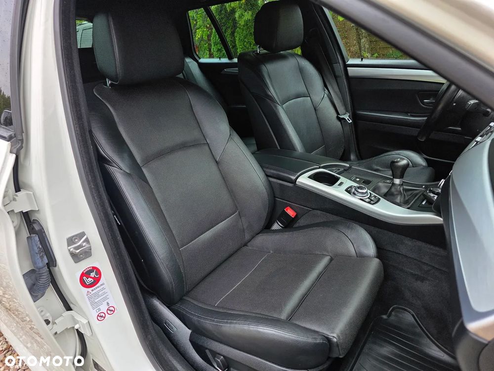 BMW Seria 5 520d - 25