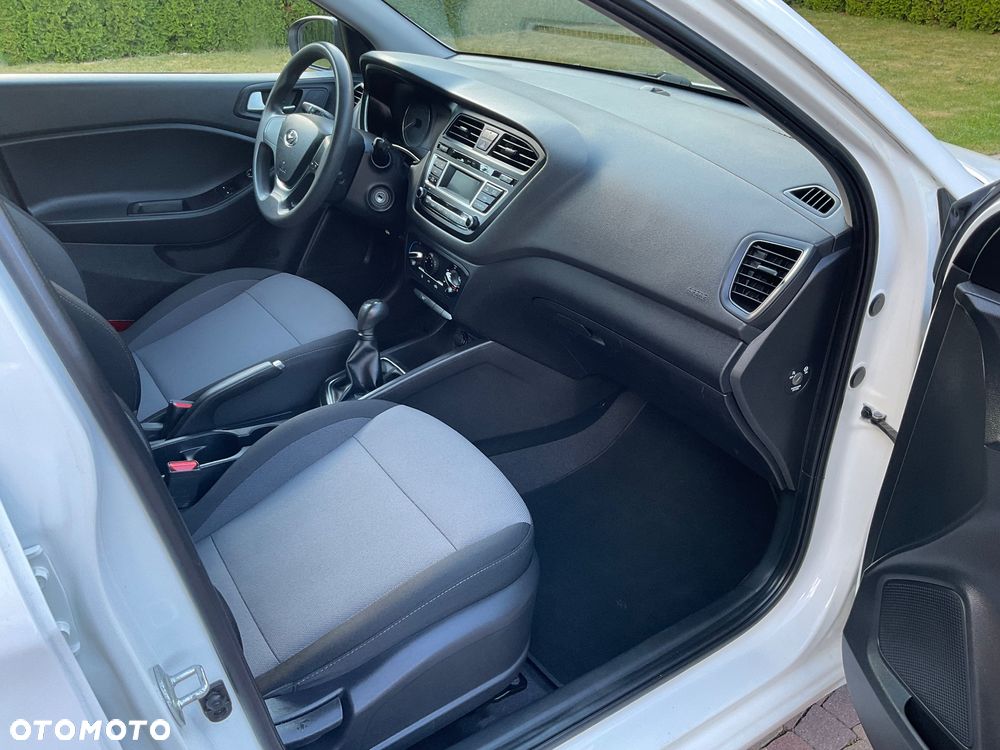 Hyundai i20 - 11