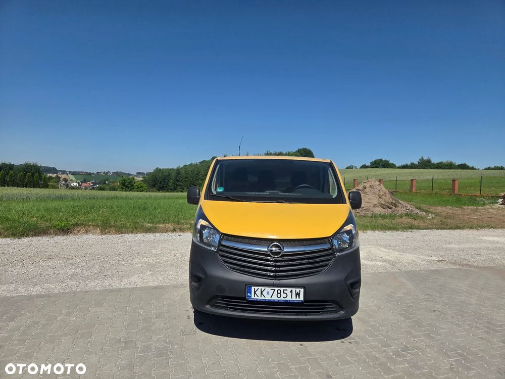 Opel Vivaro - 1