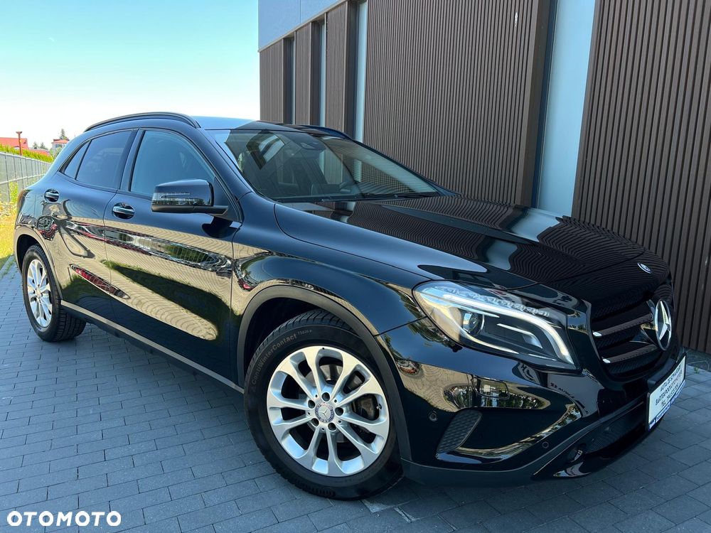 Mercedes-Benz GLA 200 d 4Matic 7G-DCT Urban - 1