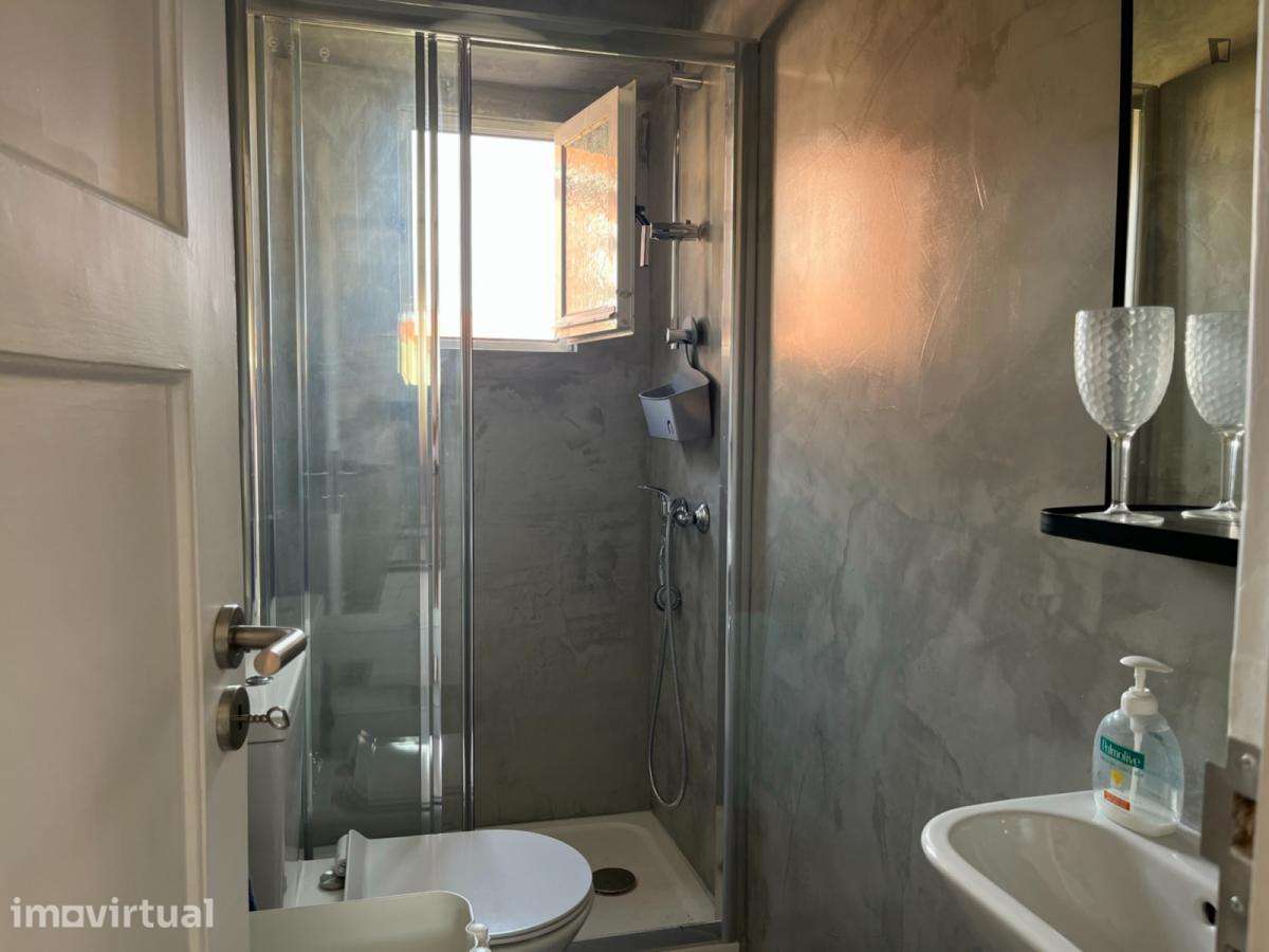 Quarto - localizado em Alcântara Lisbon - Grande imagem: 2/7