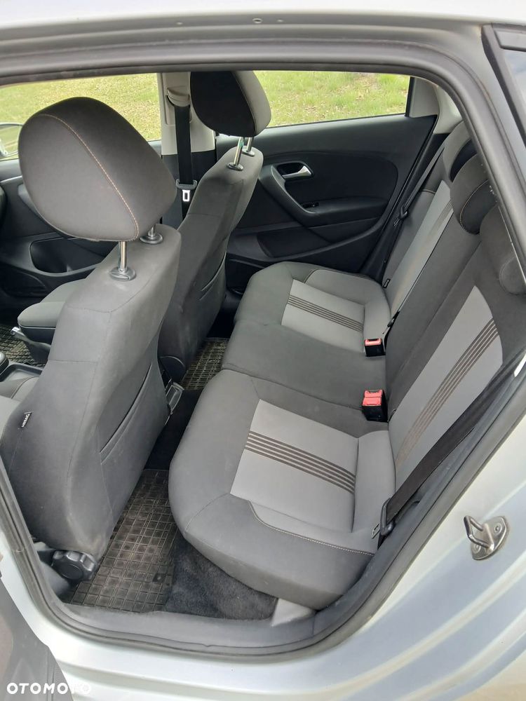 Volkswagen Polo 1.4 TDI Blue Motion Technology Allstar - 6