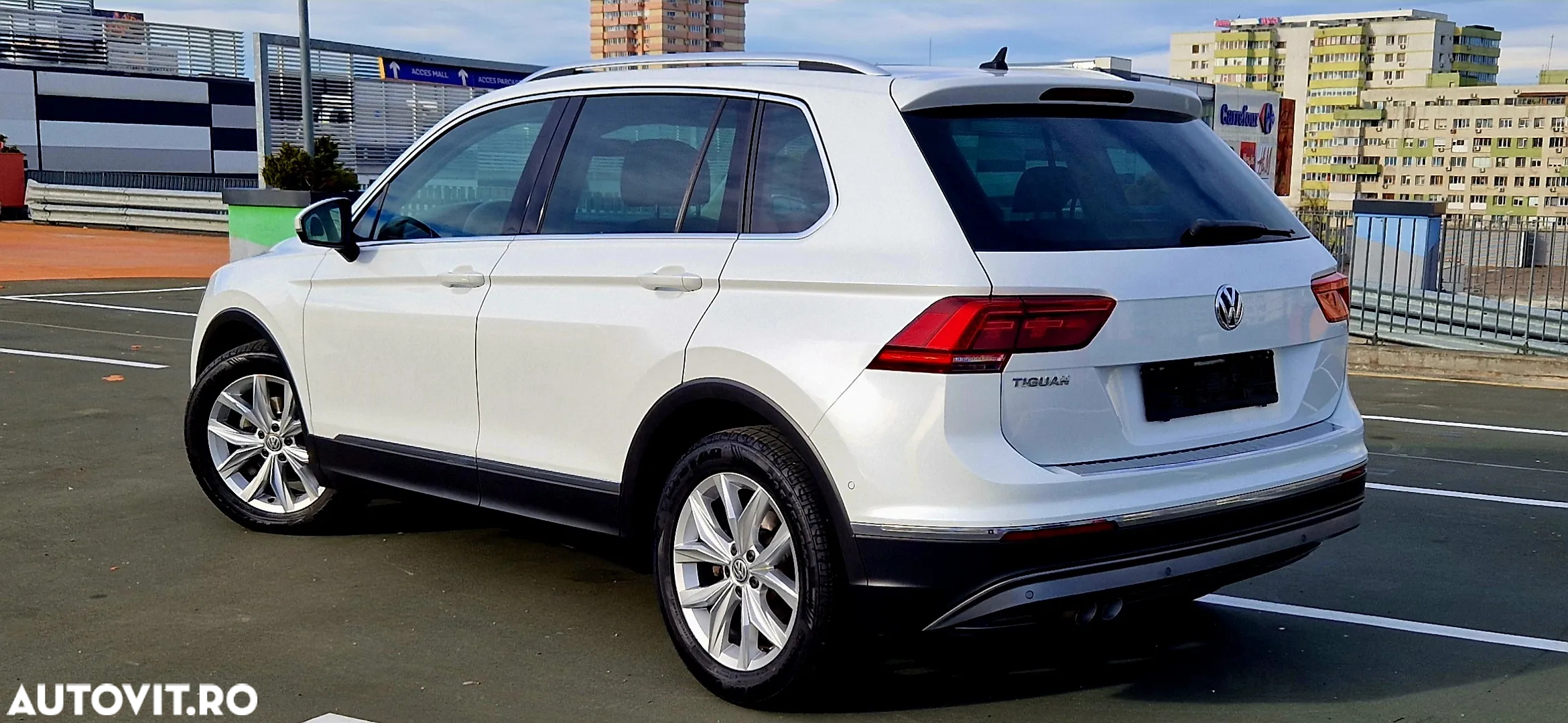 Volkswagen Tiguan - 3