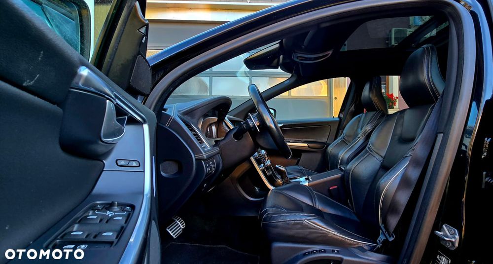 Volvo XC 60 T5 Drive-E R-Design Summum - 15