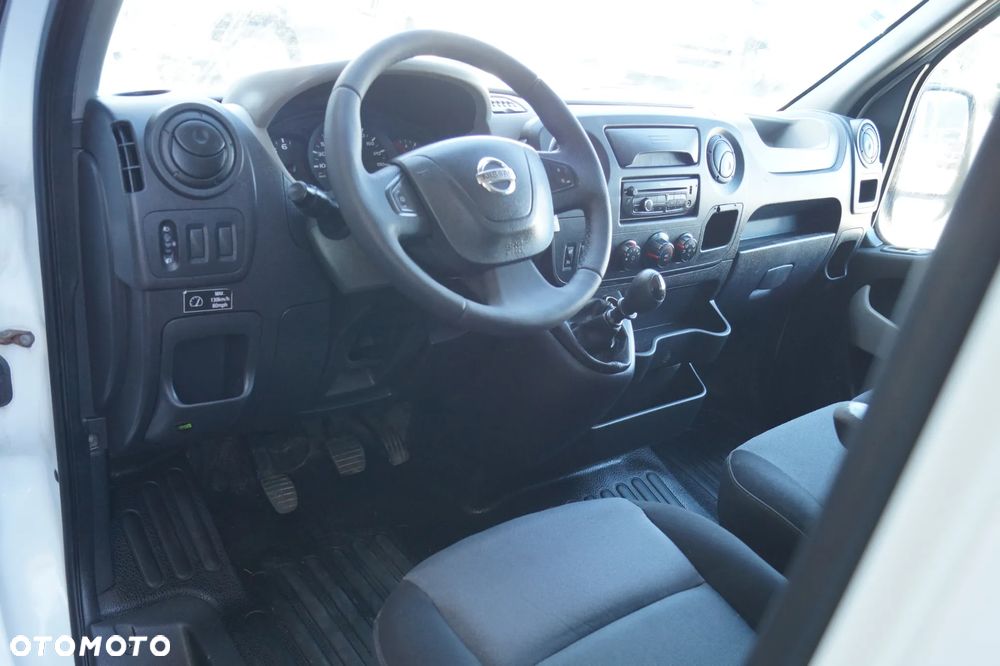 Nissan NV400 - 17