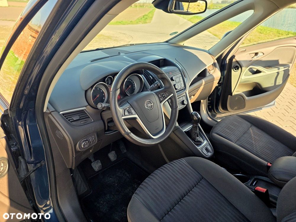 Opel Zafira 1.4 T Cosmo EcoFLEX S&S - 32