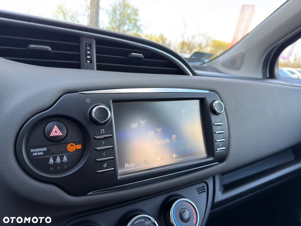 Toyota Yaris 1.5 Premium CVT - 22