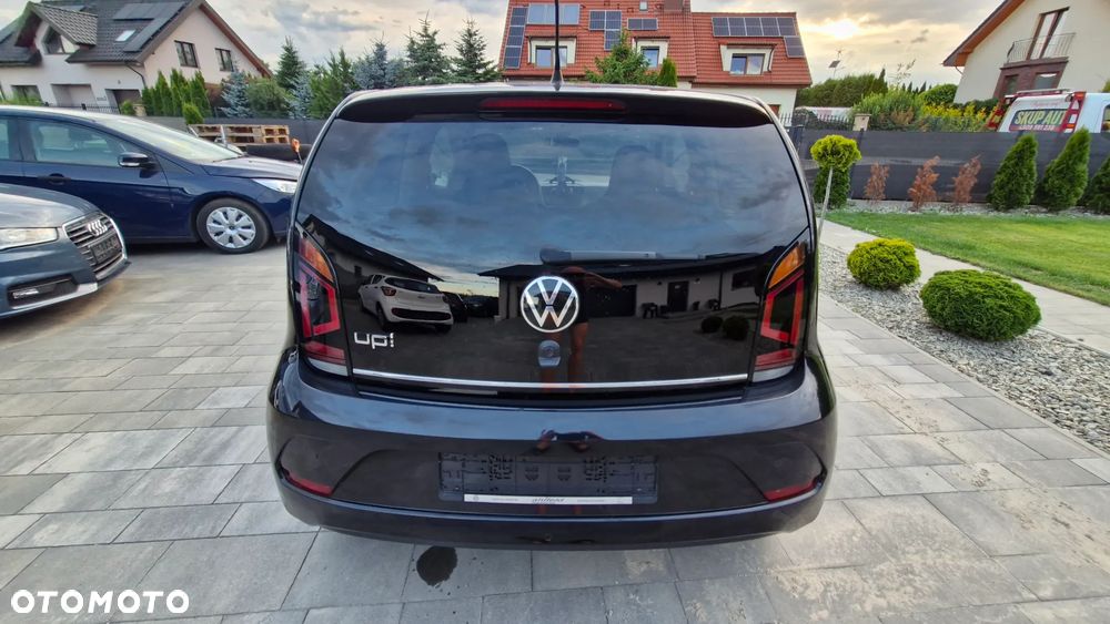 Volkswagen up! Active - 24